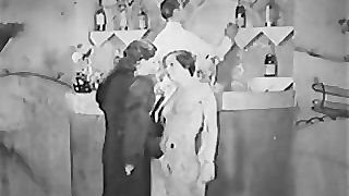 Vintage Porn 1930s - FFM Threesome - Nudist Bar