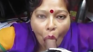 Desi aunty giving blowjob and deepthroat drank cum
