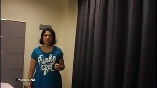 Jio Employee Se in hotel room