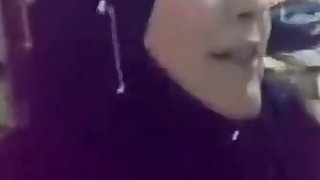 ينيك ام صاحبه المحجبة ويصورها brayez com